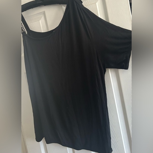 Avenue Luxe Collection Black One-Shoulder Top with Studded Strap size 22/24 - Picture 4 of 8